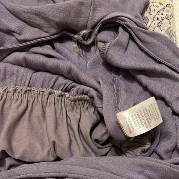 Umgee gray lace romper medium - Picture 16 of 16